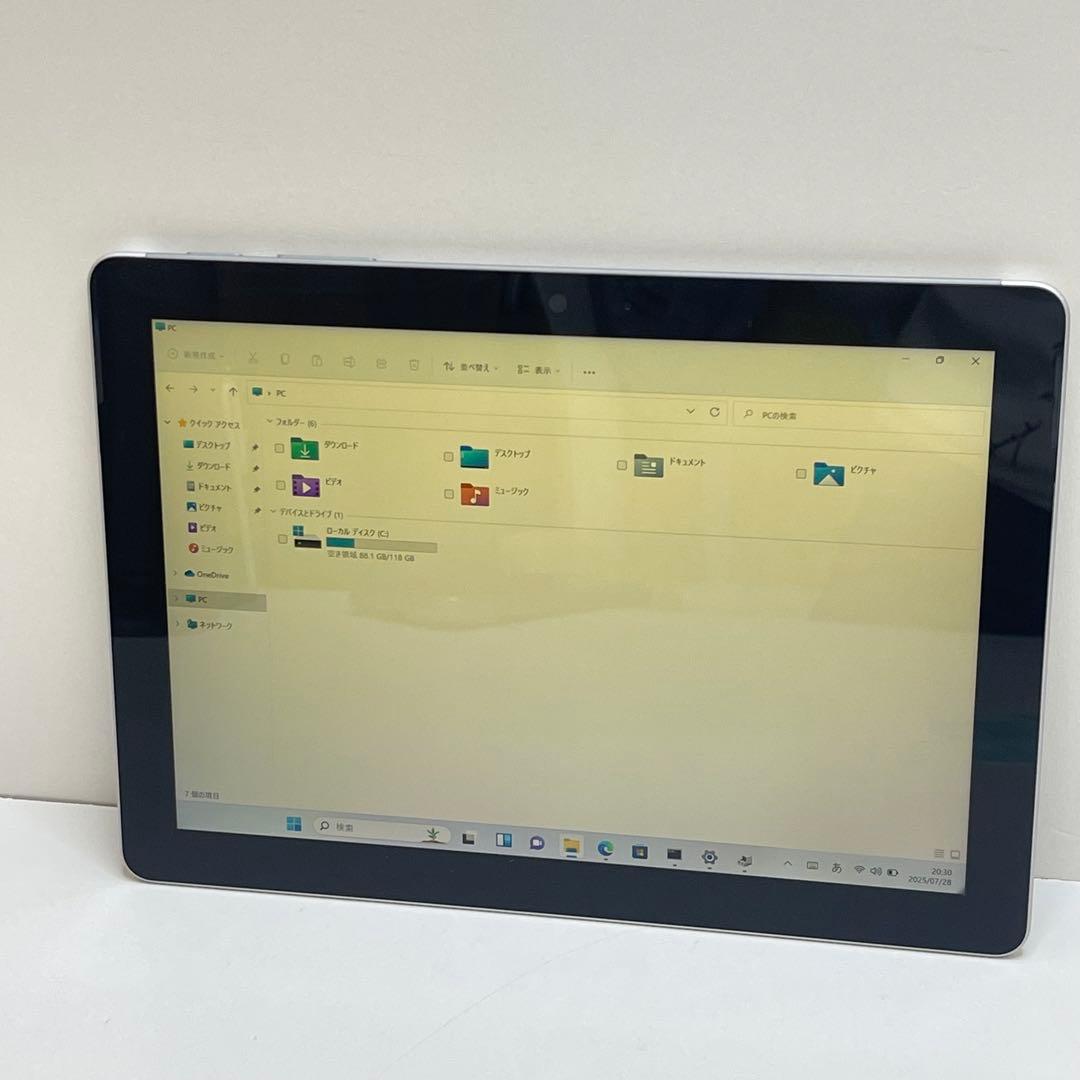 #058 Microsoft Surface Go (モデル1824) 8GB