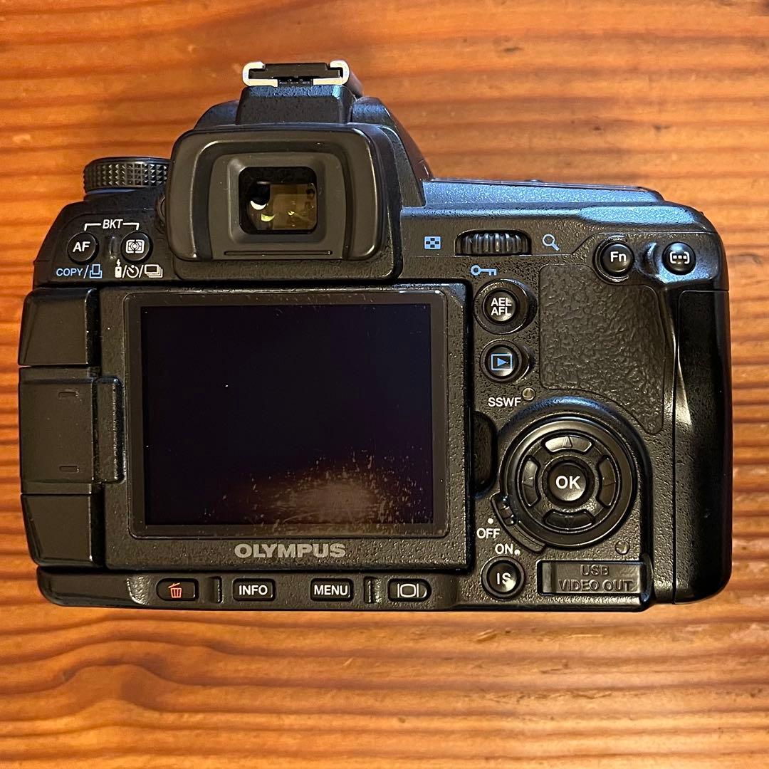 OLYMPUS E-30 デジタル一眼レフ フォーサーズ機　本体+付属品有り