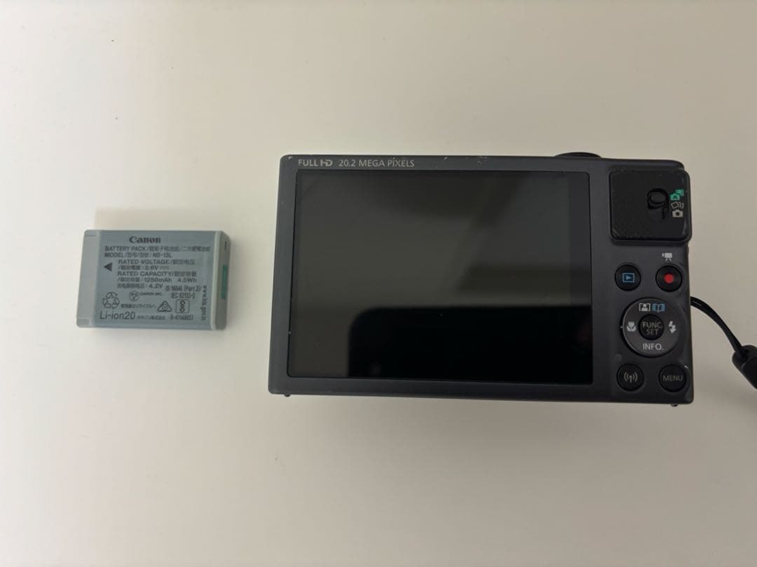 Canon PowerShot SX620 HS 本体と付属品