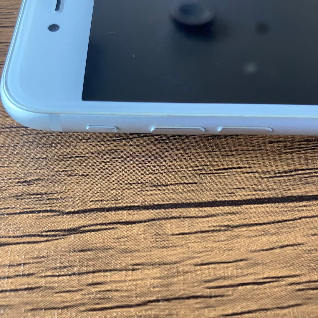 iPhone8 64GB シルバー SIMロックあり
