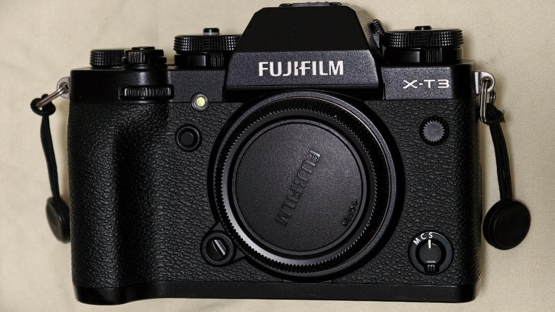 Fujifilm X-T3 ミラーレスカメラ 本体と付属品