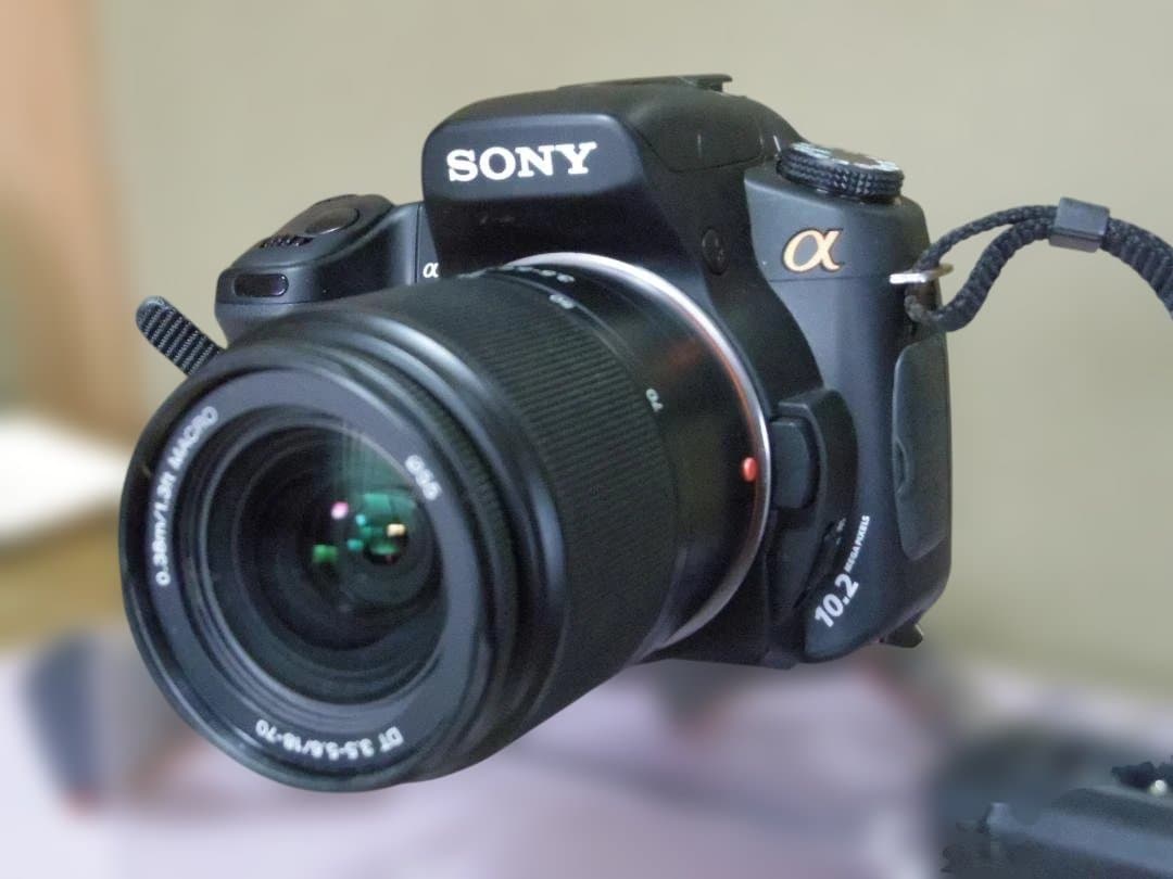SONY　α200　標準レンズ　電池+充電器　撮影可能