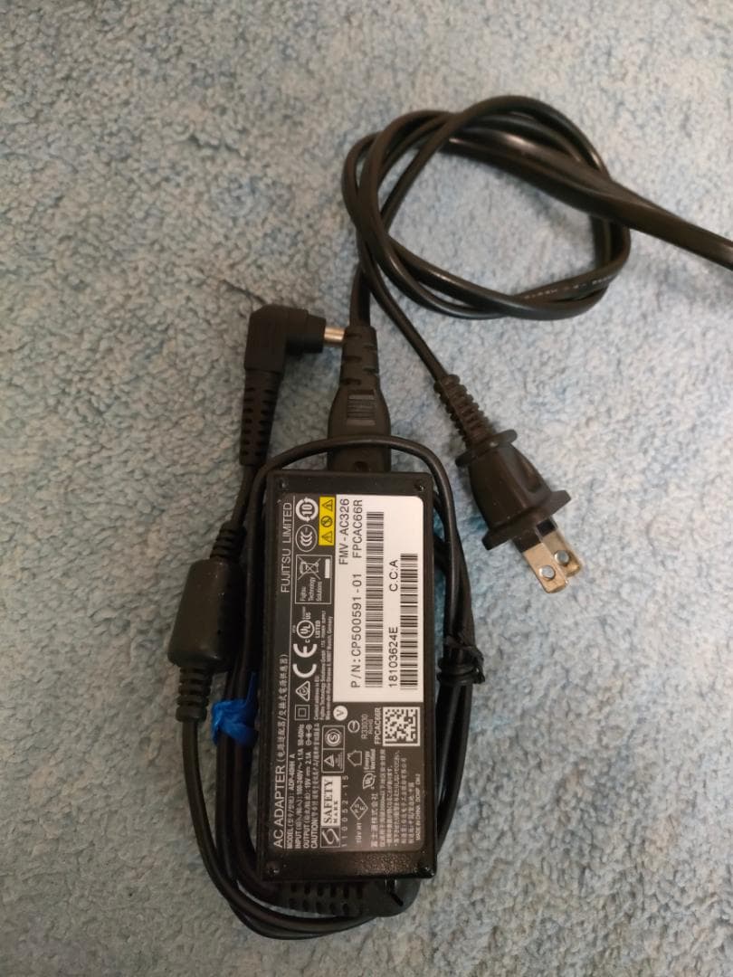 LIFEBOOK S904/J (FUJITSU 富士通)