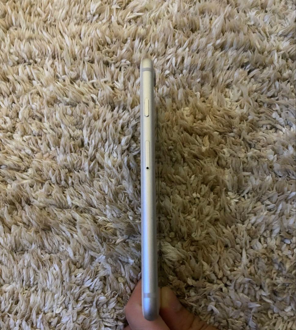 Apple iPhone 8 64G シルバー 本体100%