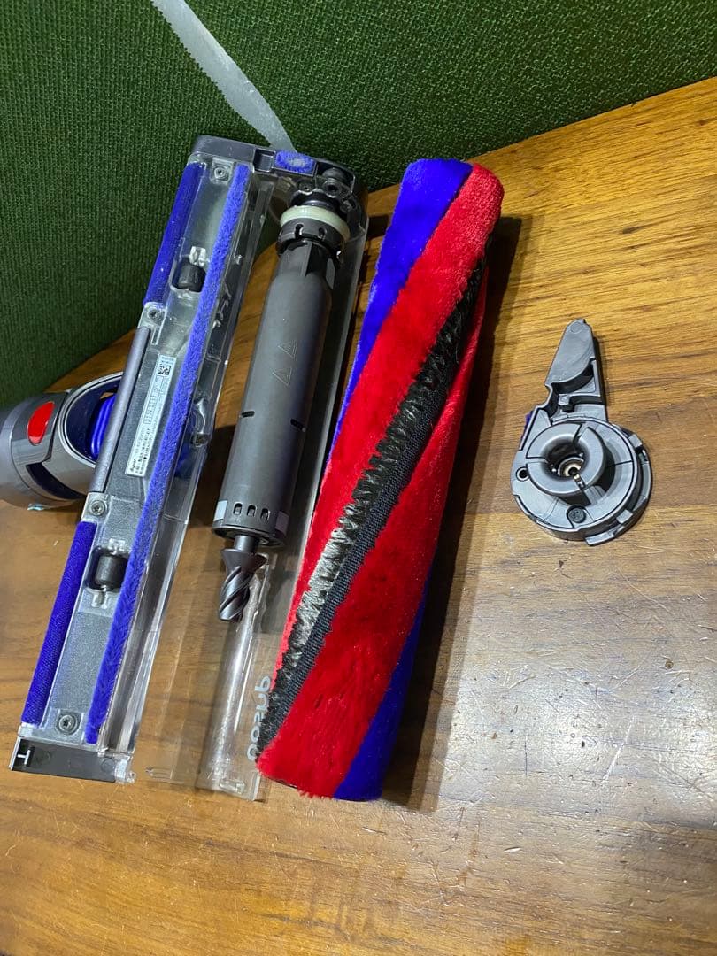 【美品】ダイソン dyson V8 slimソフトローラークリーナーヘッド