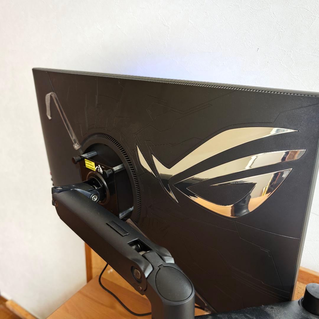 ROG Strix XG32UQ 4K144Hzゲーミングモニター 若干訳あり?