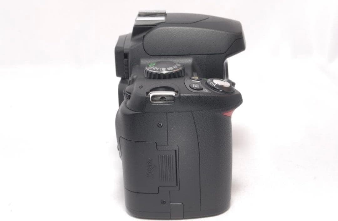 ⭐️軽量＆コンパクト⭐️Nikon D40　デジタル一眼レフ 高画質　ニコン