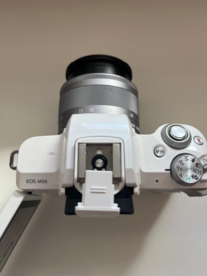 中古【Canon EOS M50 】ホワイト ミラーレスカメラ