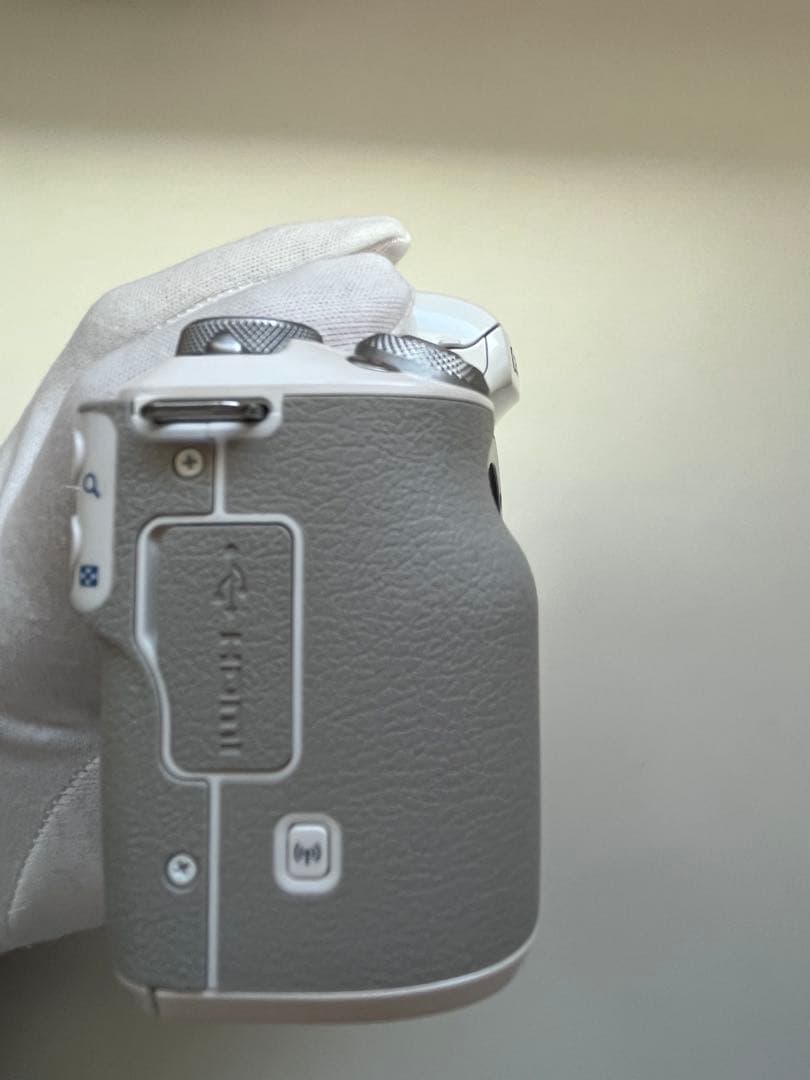 中古【Canon EOS M50 】ホワイト ミラーレスカメラ