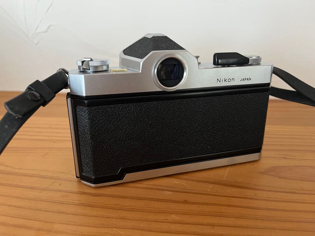 六*甲様 Nikon Nikomat フィルム一眼レフカメラ