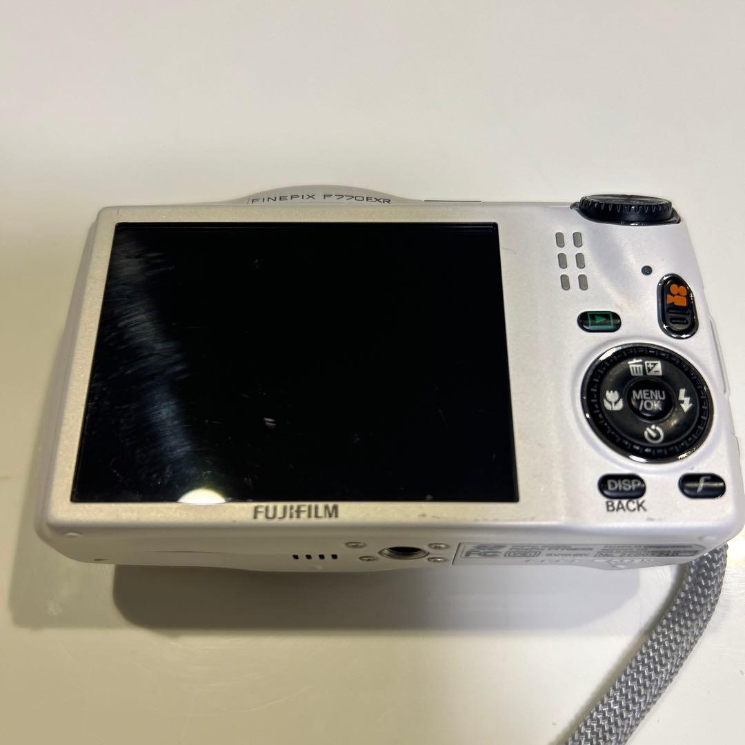 Fujifilm FinePix F770EXR 20倍ズームジャンク