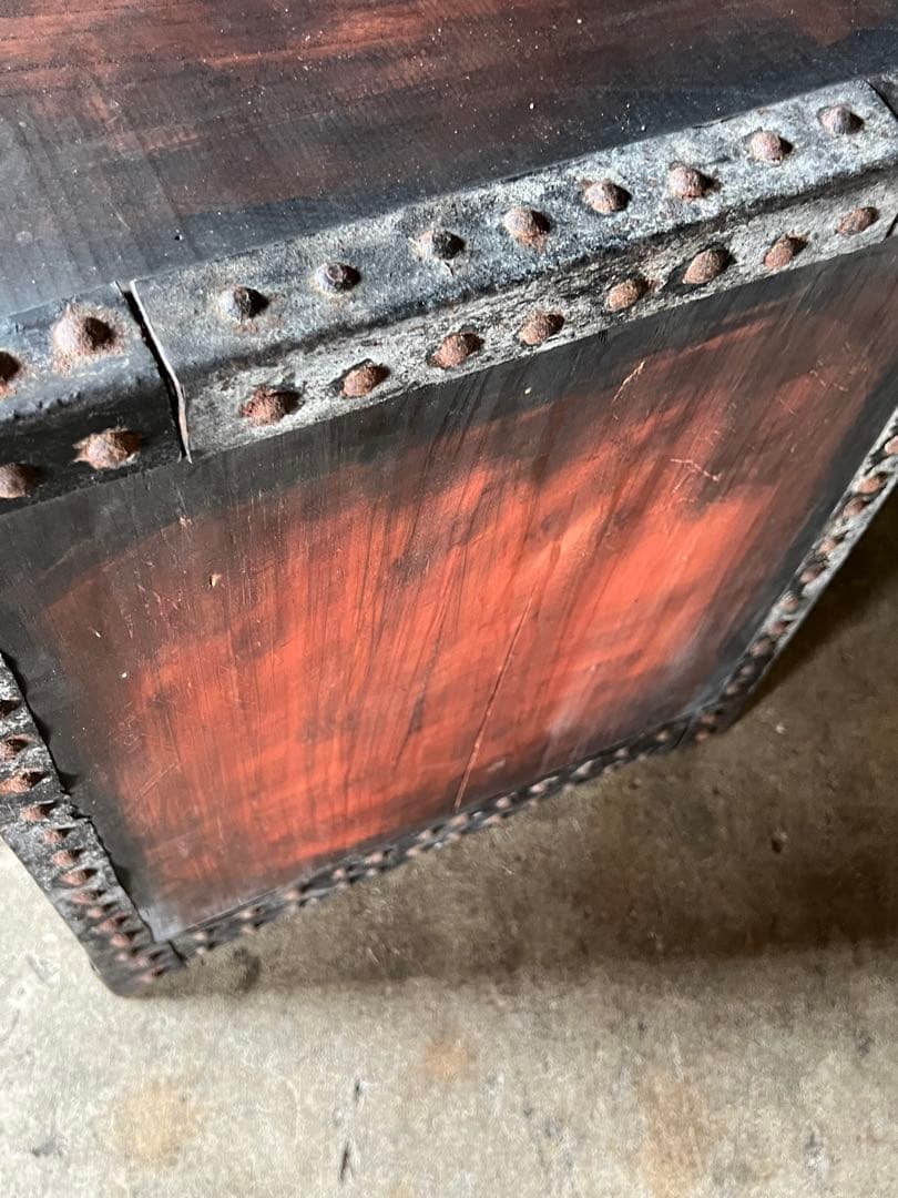 希少骨董 船箪笥 (金庫) 時代和箪笥 鉄地金具　隠し抽斗有　昭和レト兵士金具
