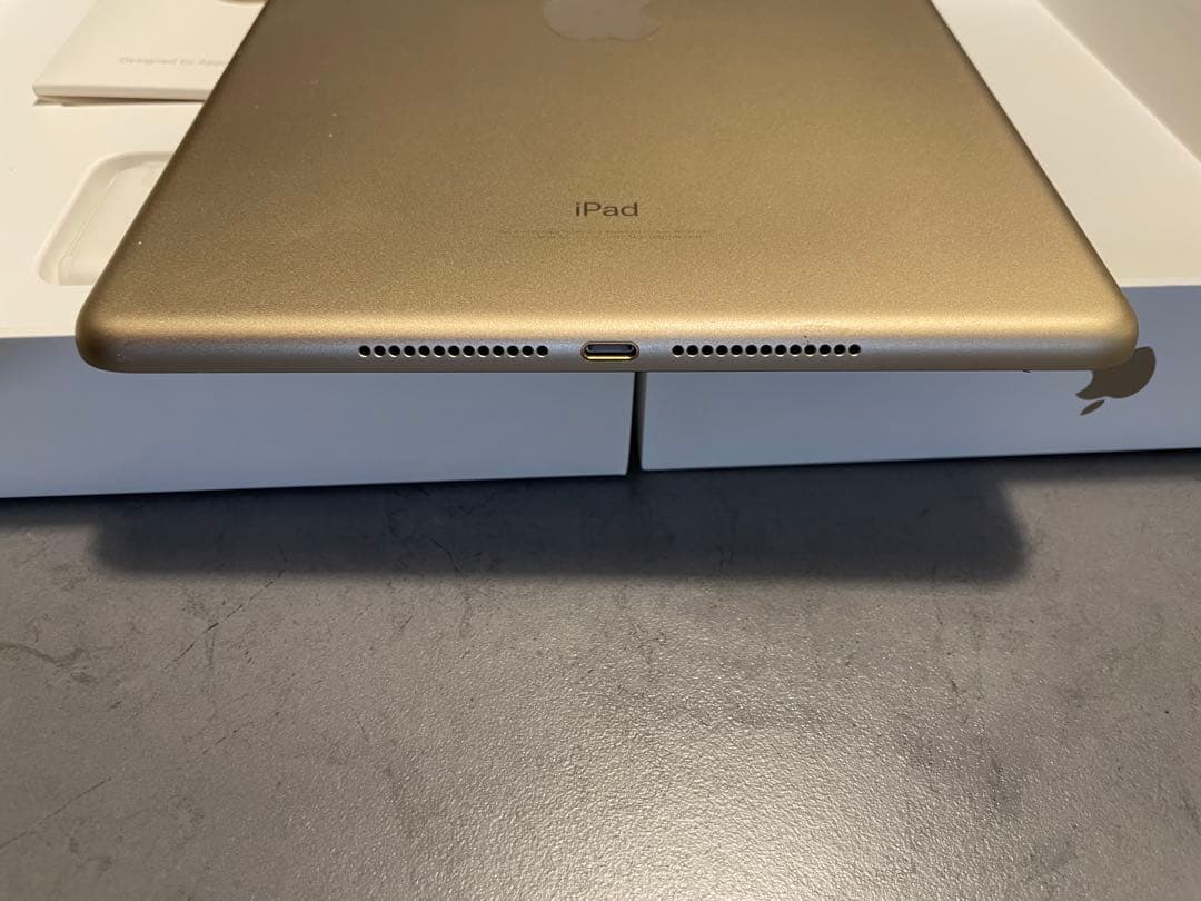 iPad 第5世代 32GB Wi-Fiモデル ゴールド 箱あり