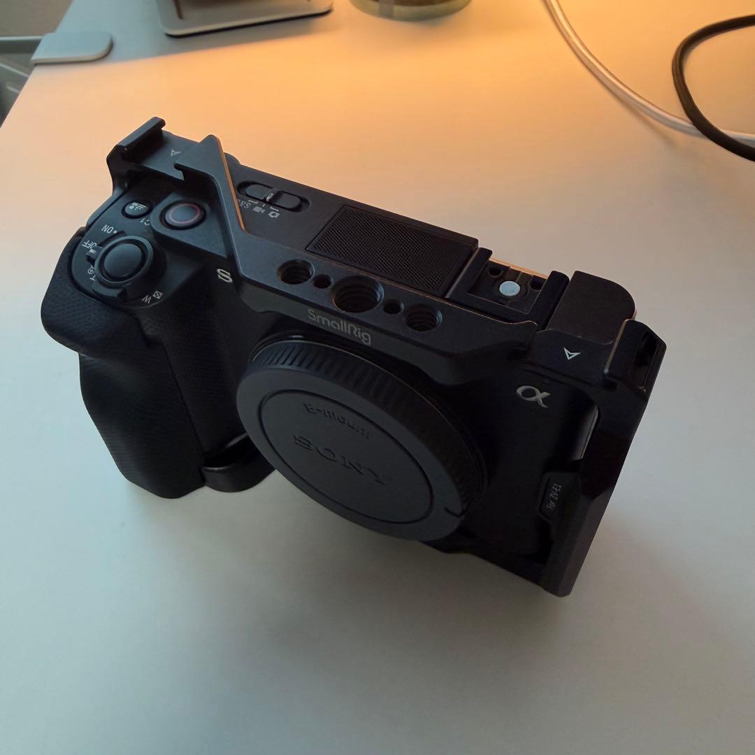 Sony ZV-E1 ボディ＋SmallRig付き