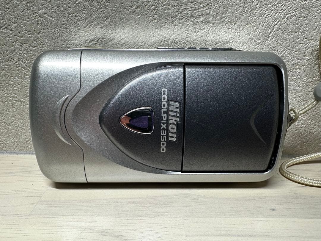 美品【完動品】NIKON 3500 COOLPIX シルバー CFカード