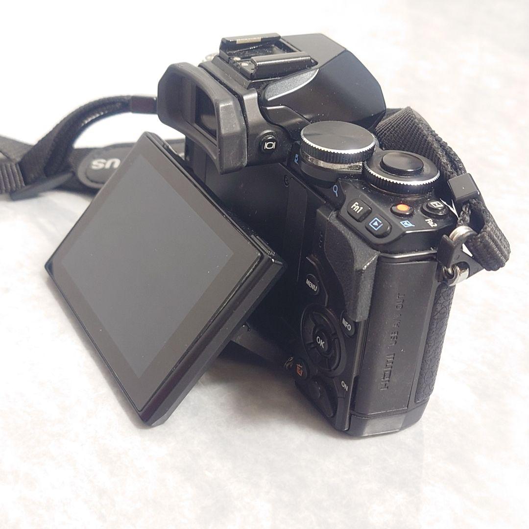OLYMPUS OM-D E-M10 本体 バッテリー付き