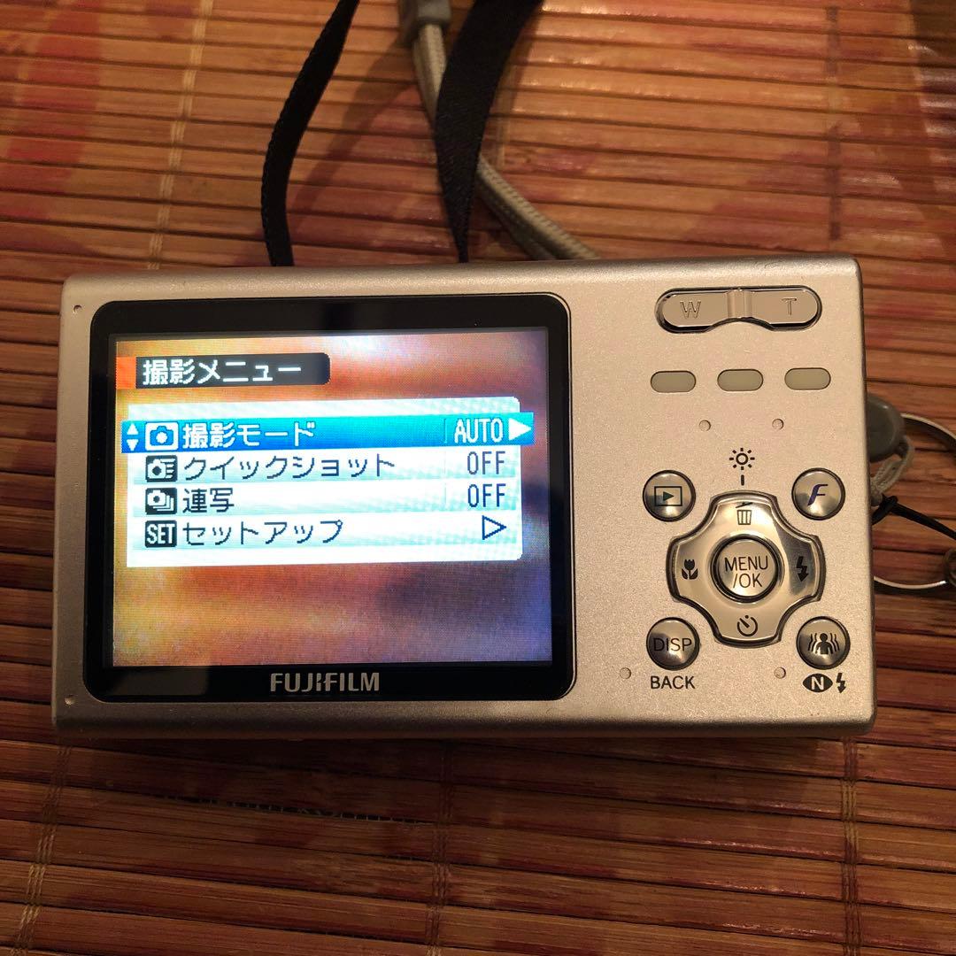 【動作確認済み】デジカメ FUJIFILM FINEPIX Z5fd シルバー
