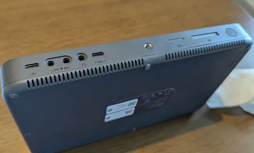 YoloLiv YoloBox Ultra　専用ケージ付き