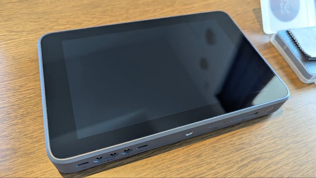 YoloLiv YoloBox Ultra　専用ケージ付き