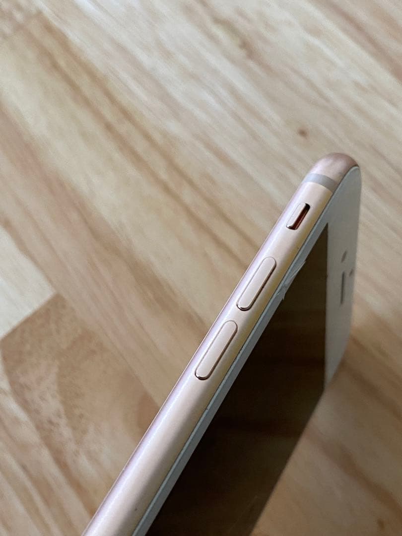 iPhone 8 ゴールド 64GB 画面割れ（ジャンク）