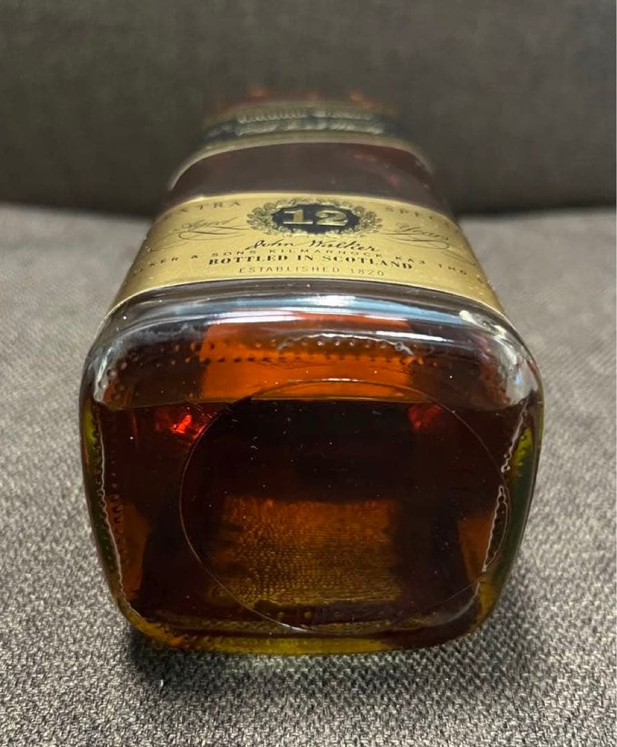 【ジョニーウォーカーブラックラベル12年】《EXTRASPECIAL》700ml