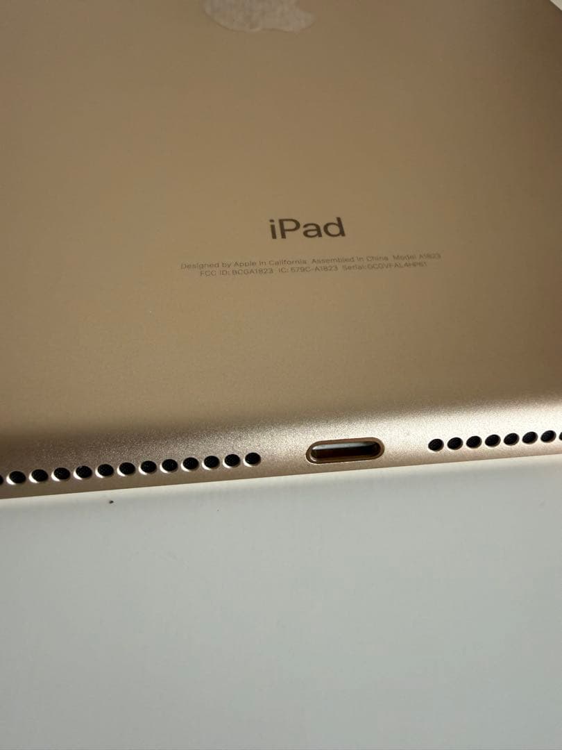 【中古美品】iPad 第5世代 32GB セルラーモデル SIMロック解除済み
