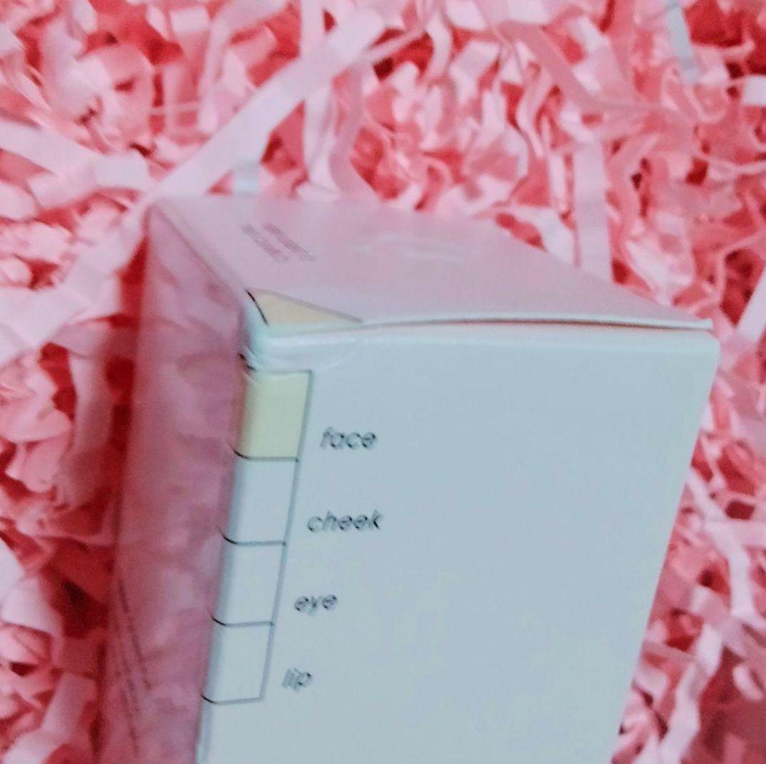【Very Light 2】ストレッチフルイドファンデーション★glossier