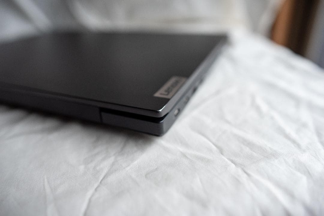 ThinkPad E16 Gen1 / Ryzen5 7530U / 16インチ
