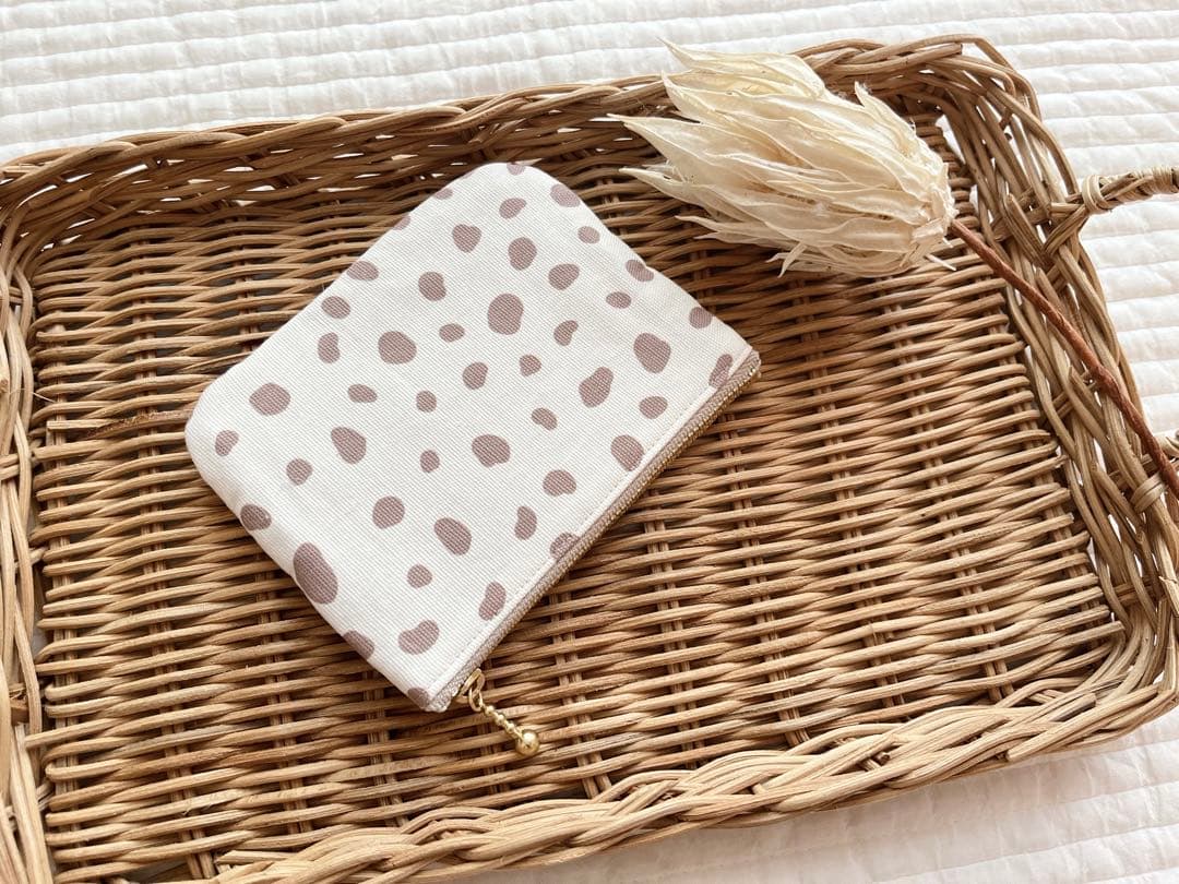 ✳︎ハンドメイド✳︎ポーチ付きティッシュケース　ダルメシアン柄　カード入れにも♪