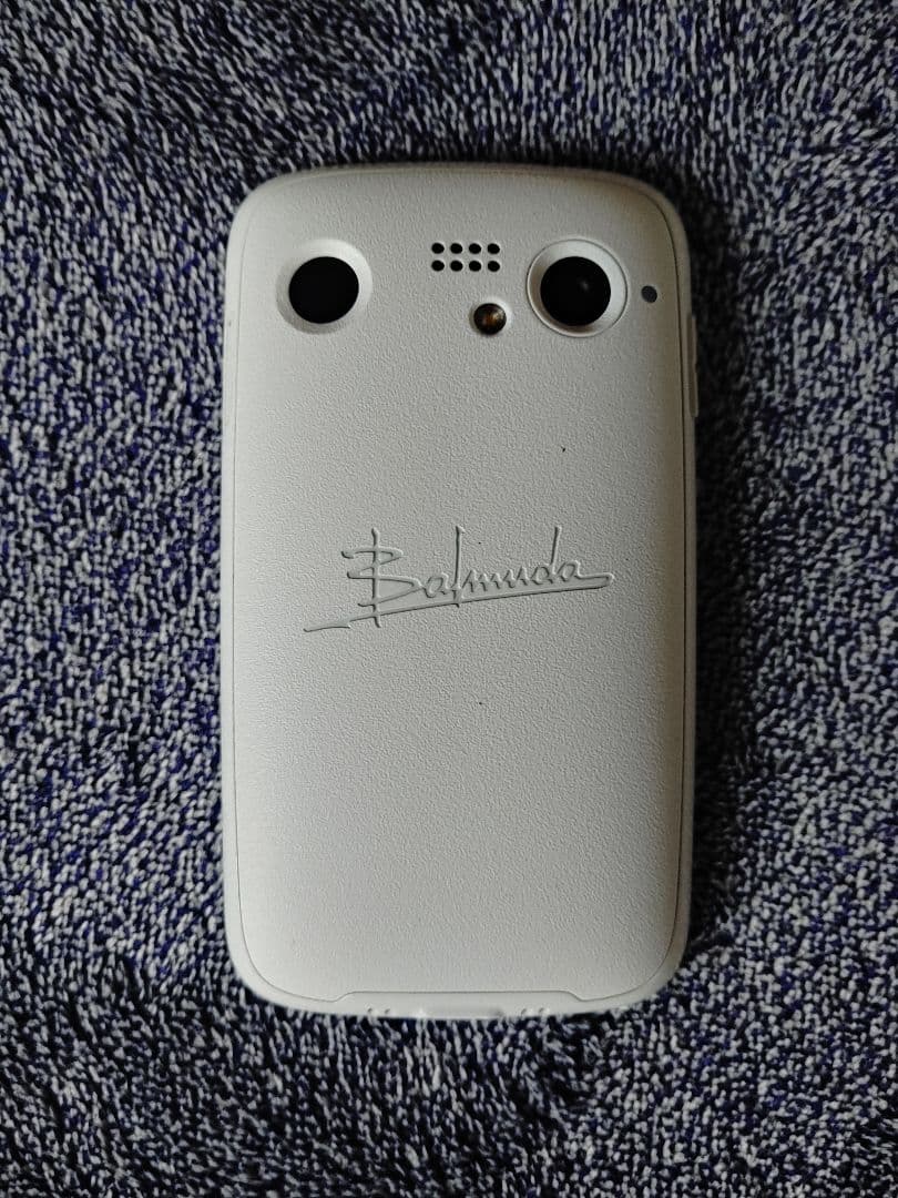 バルミューダフォン　BALMUDA phone