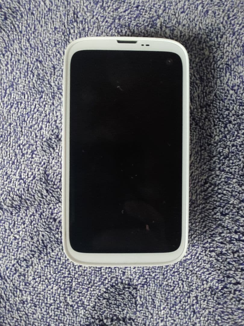 バルミューダフォン　BALMUDA phone