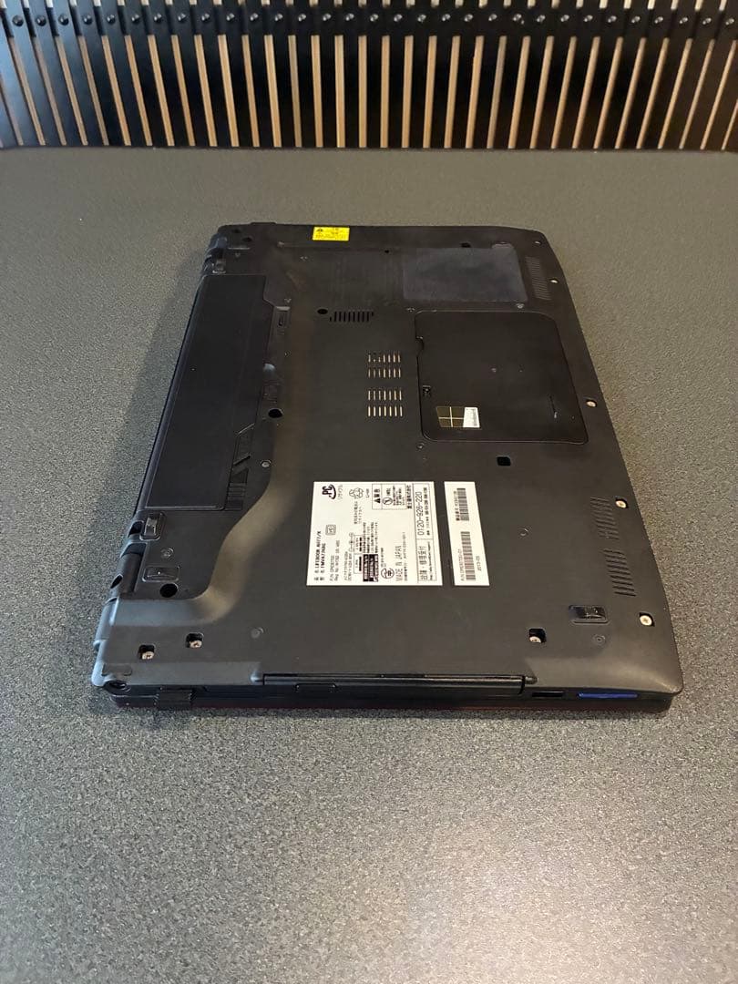 富士通 LIFEBOOK AH77/K Windows11 25H2