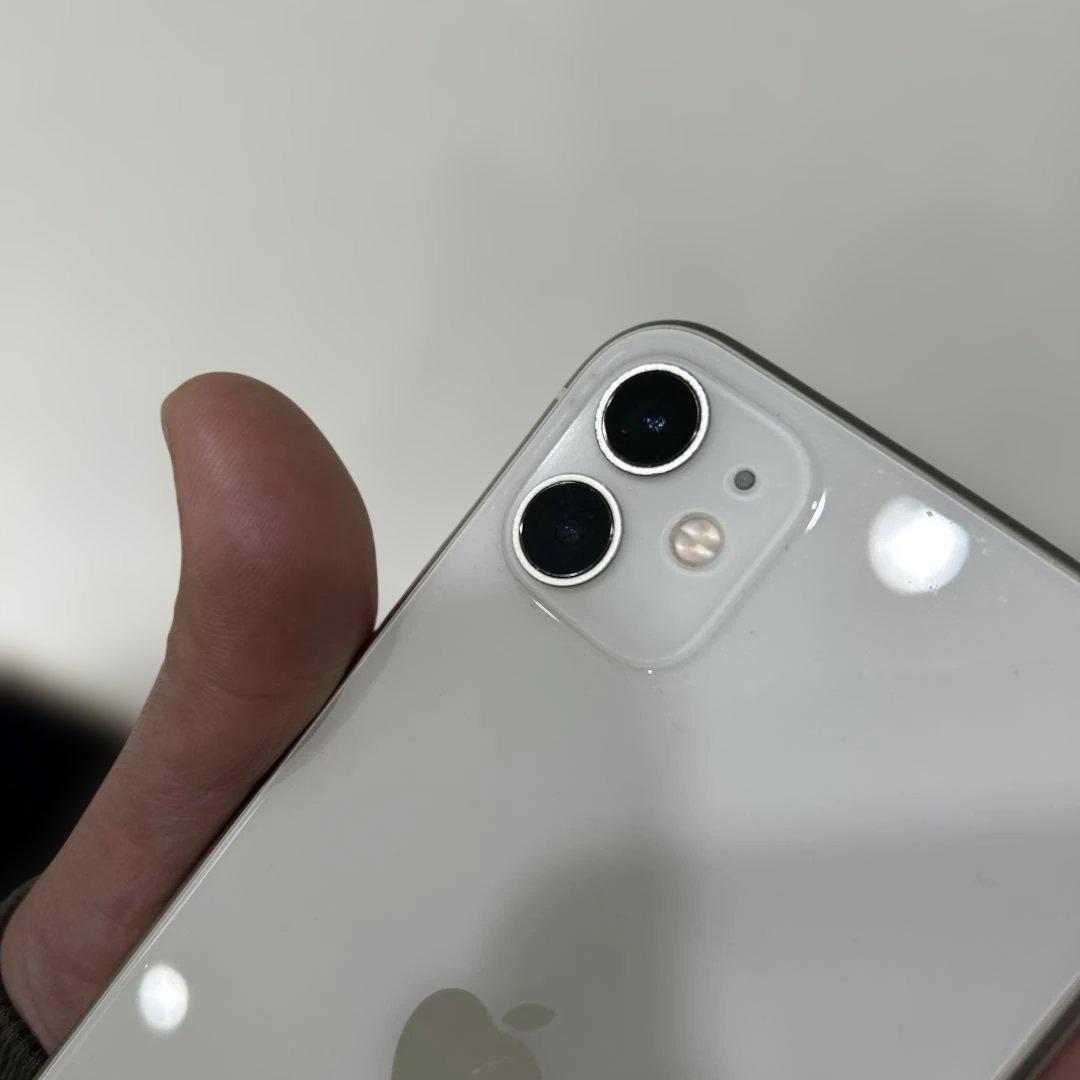 iphone 11 128GB ホワイト　本体　中古