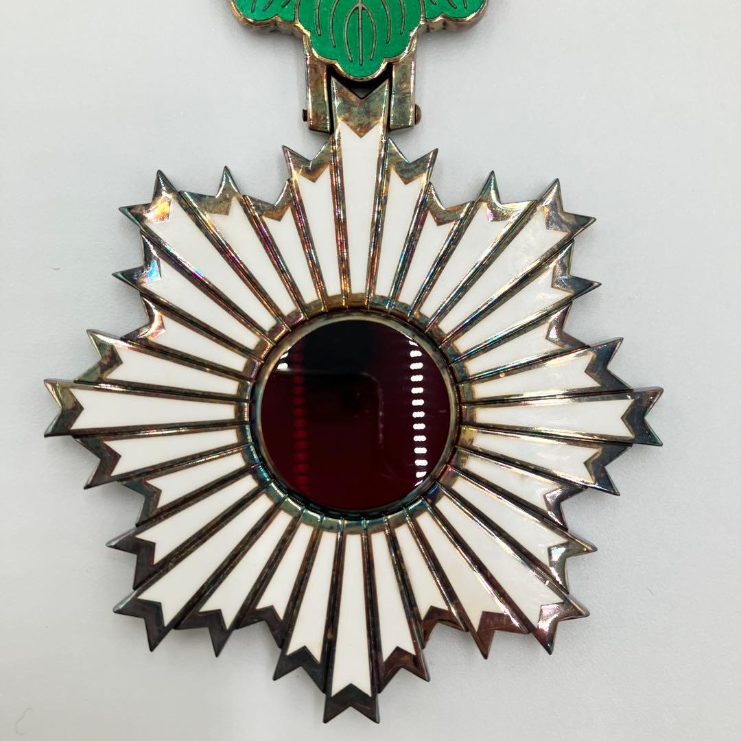 勲三等旭日中綬章？　 本体のみ　＊説明必読要