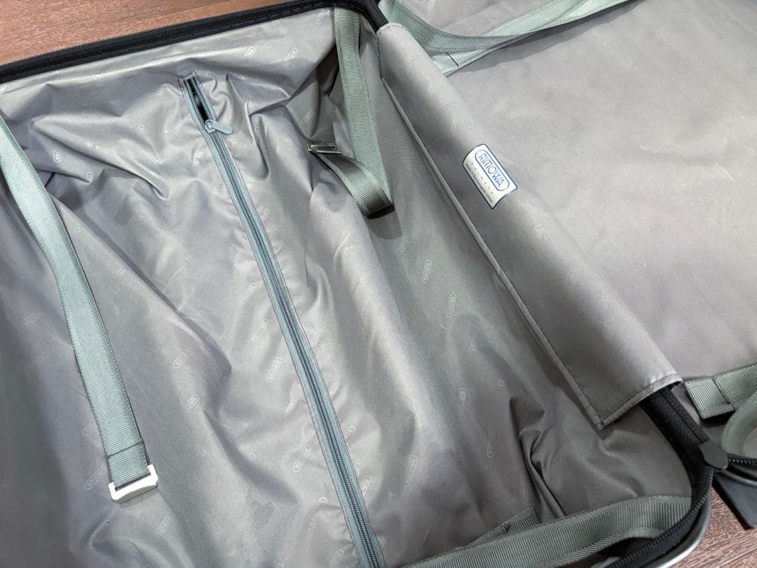 RIMOWA サルサ 2輪 機内持ち込みサイズ