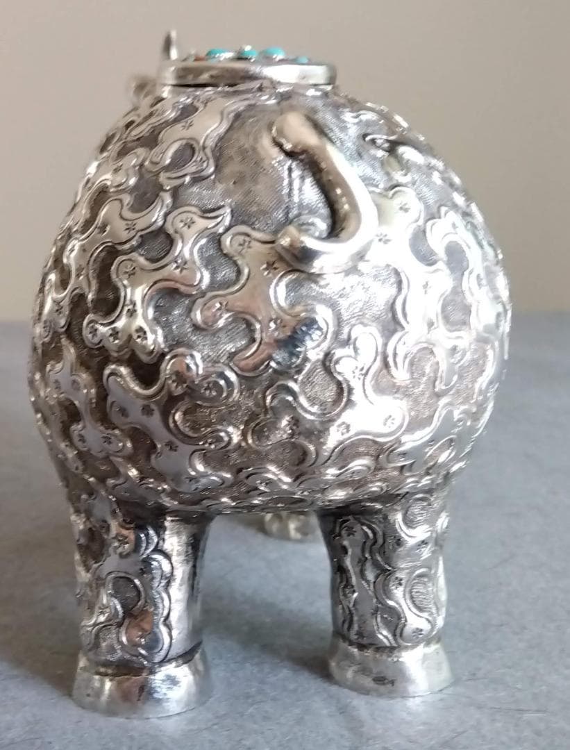 北京工芸品公司　銀製　錯金銀雲紋銅犀尊　酒器