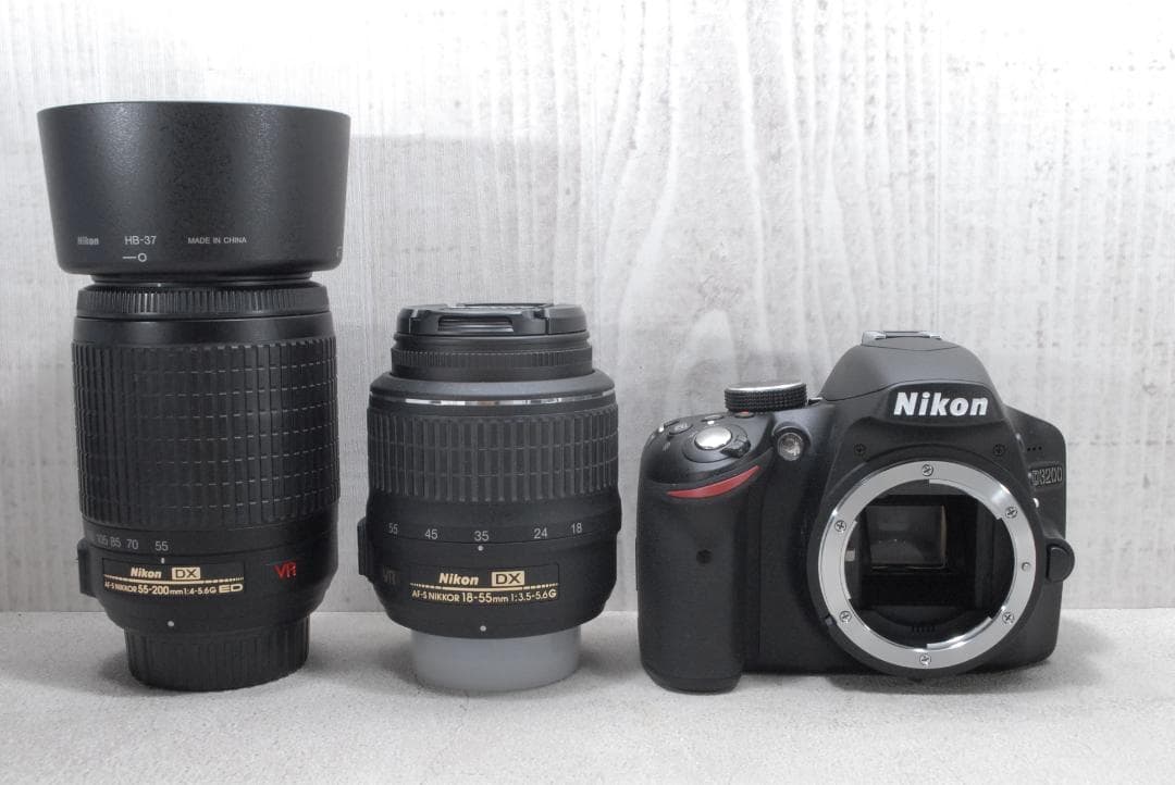 ✨Nikon D3200 ✨ショット数8回 ダブルズームレンズ スマホ転送