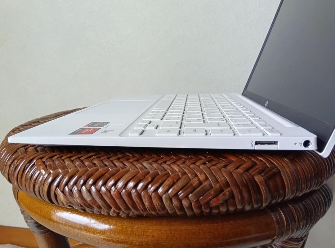【美品】HP Pavilion Aero Laptop 13-beRyzen7
