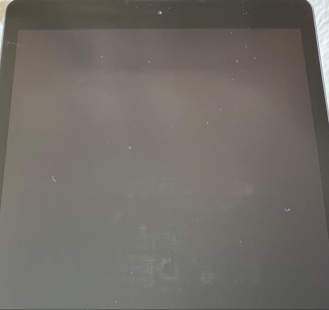 【完動品】iPad 第8世代 128GB 【すぐ発送】【付属品】