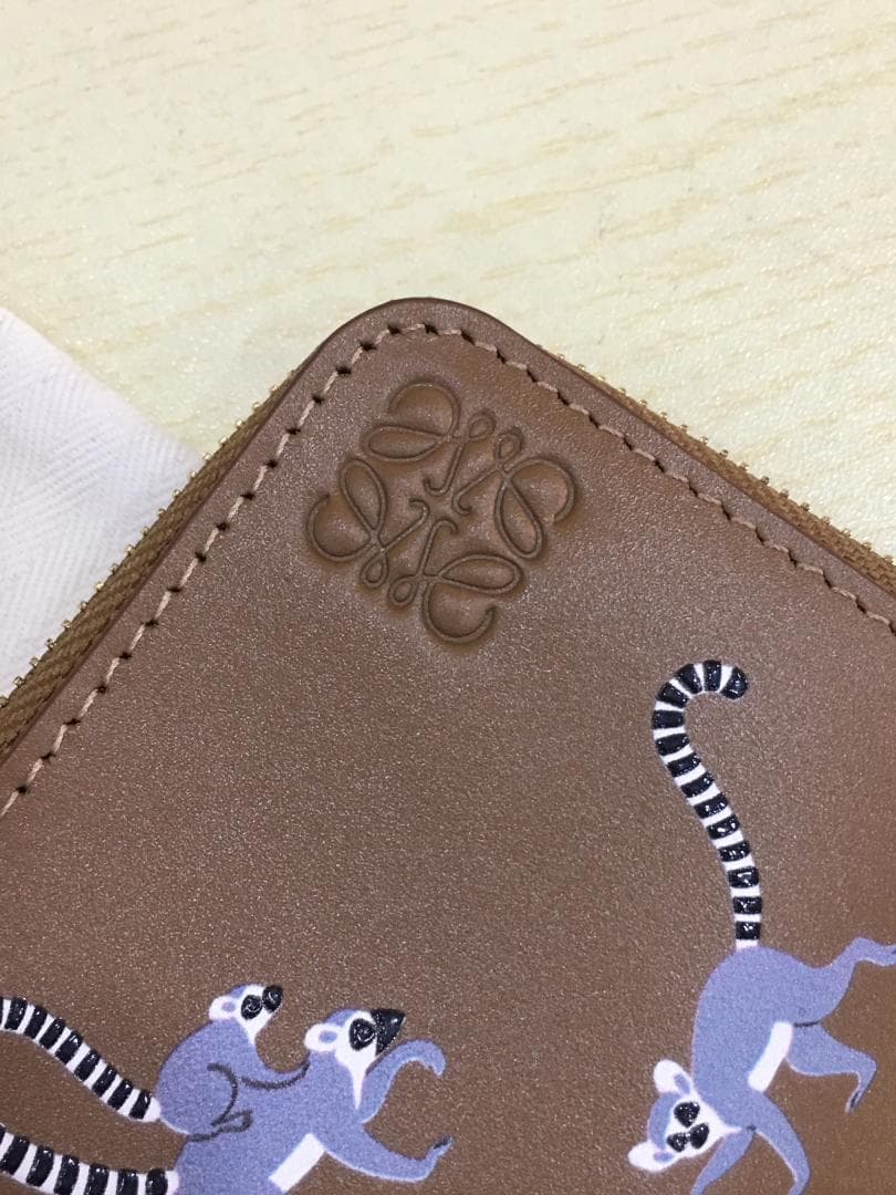 ロエベ レザーケース パース