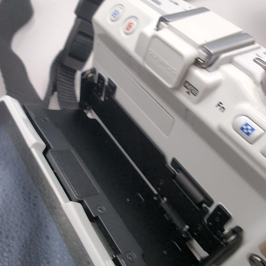 美品 OLYMPUS E-PL5 ミラーレスカメラ ホワイト