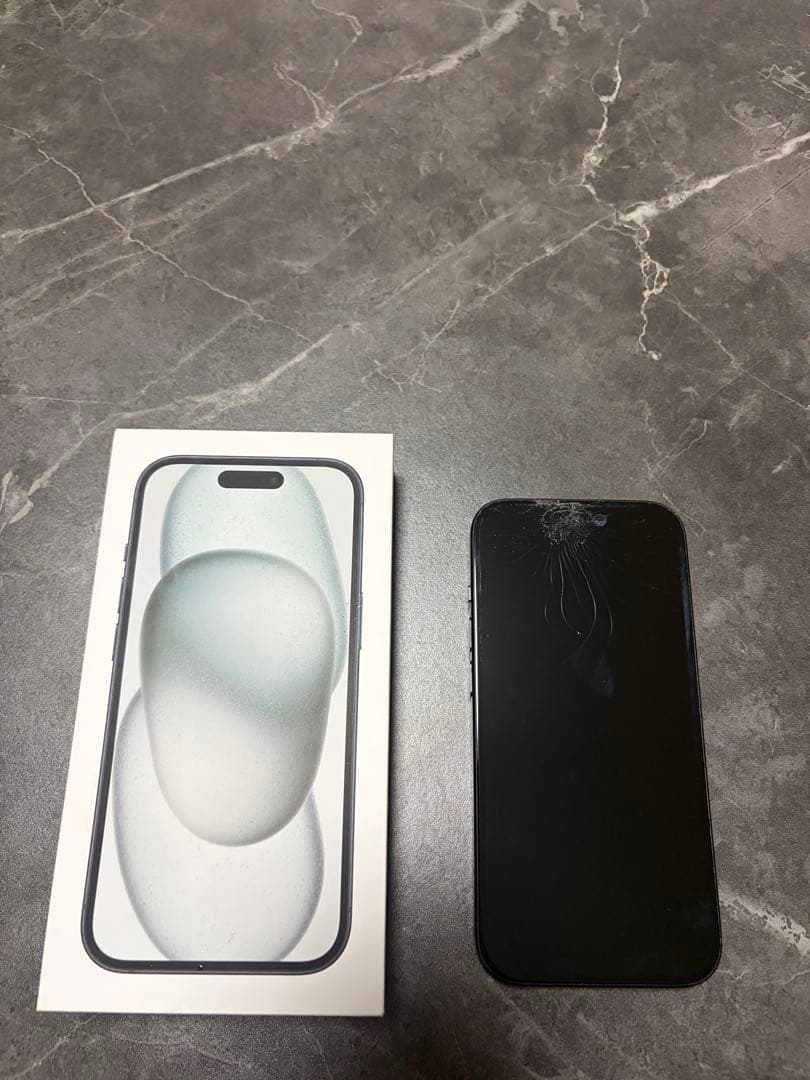 Apple iPhone 15 128GB ブラック 本体　箱付き