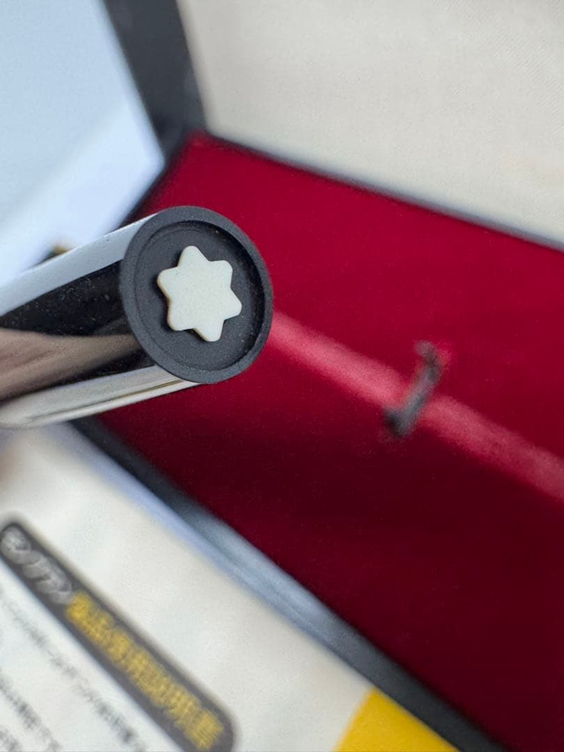 MONTBLANC 万年筆 黒 ゴールド装飾　221 F