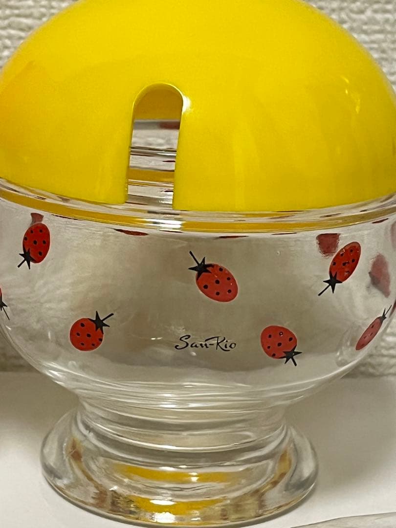 ⚫︎ 昭和レトロ サンリオ ストロベリーファンタジア　４点　カメイガラス　いちご