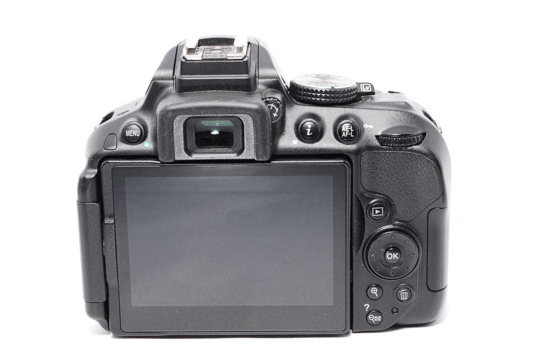 WiFiで楽々転送◆Nikon D5300◆高性能AF-Pレンズ◆一眼レフカメラ