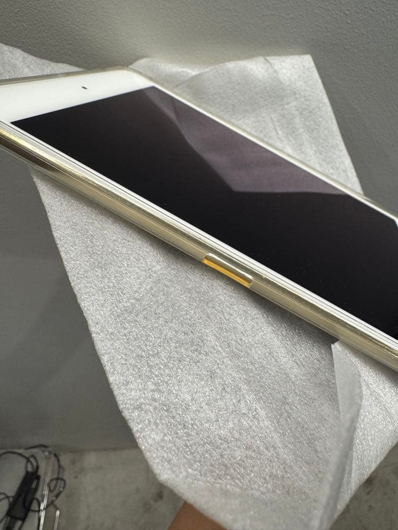 美品 iPad mini4 16GB Wi-Fi + Cellular ゴールド