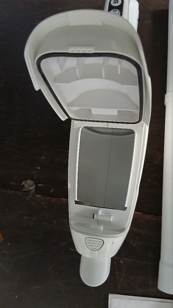 マキタ　充電式クリーナ　CL107FD