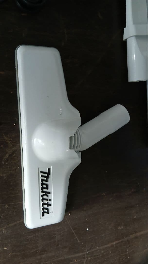 マキタ　充電式クリーナ　CL107FD