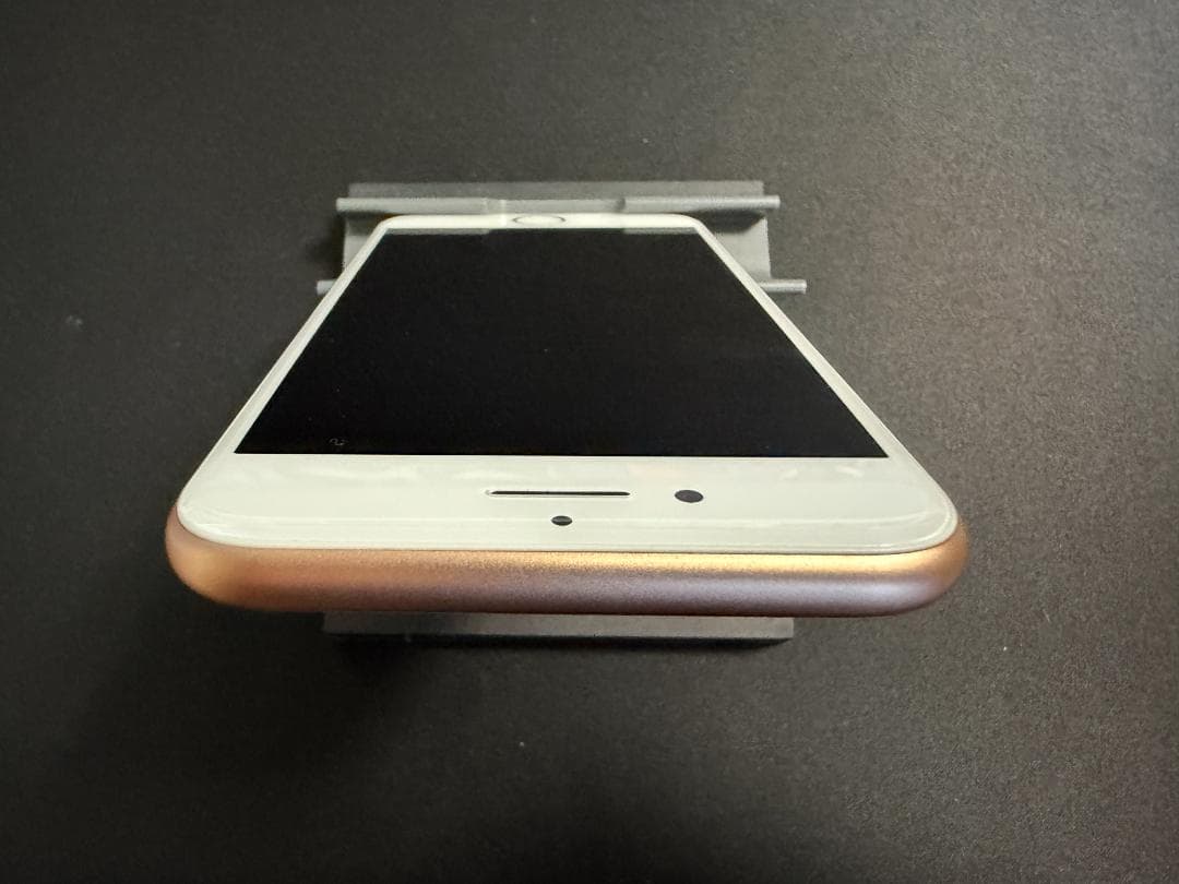 【中古・美品 バッテリー残81％】 iPhone8 64GB 本体のみ