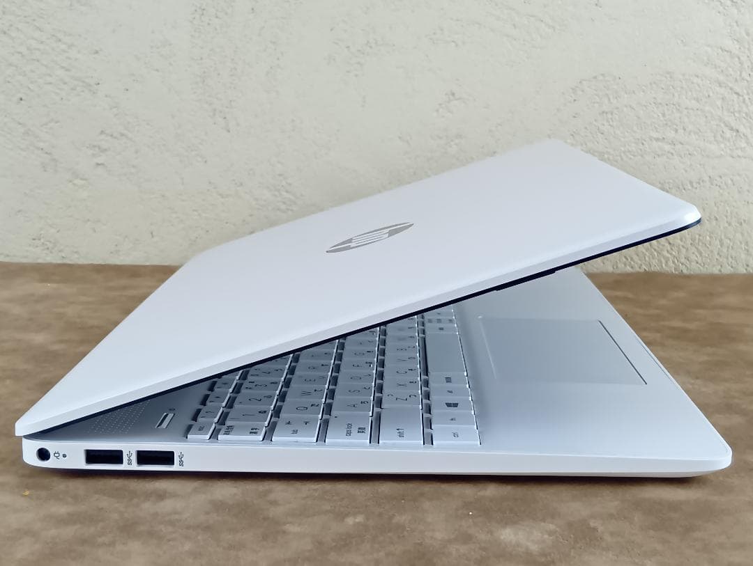 みる【美品】HP製15.6インチノートパソコン メモリ増量